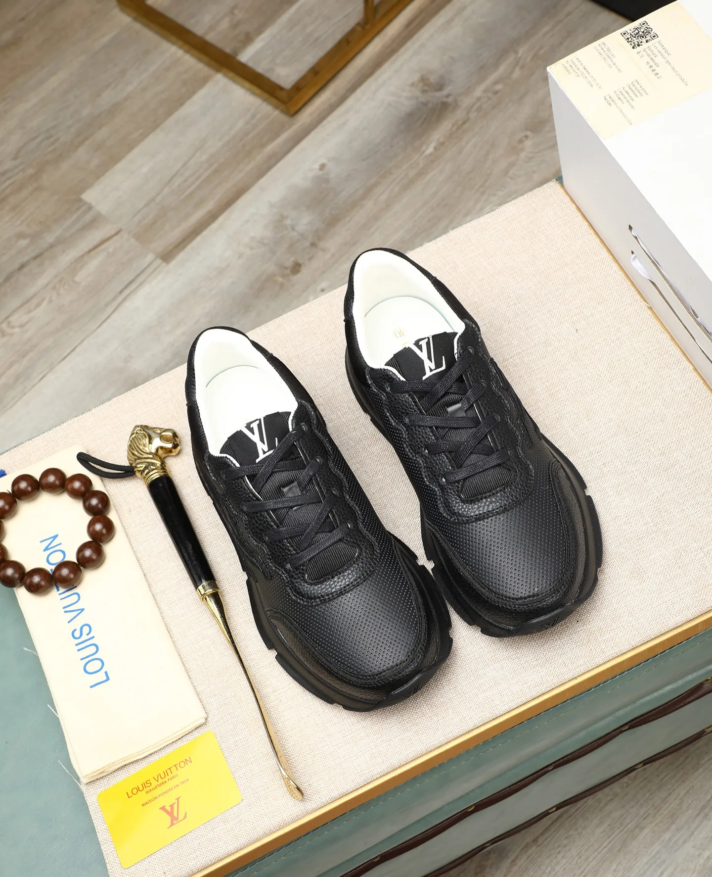 Men's shoes 💰460 📛📛【LOUIS VUITTON】Louis Vuitton official website synchronized new products 👟Milan fashion catwalk style 🇰🇾🇰🇾LV family logo, celebrity style, a must-have for fashionistas ⚠️First-layer calfskin ➕Genuine leather lining ➕Official website original version special outsole 👞Number 38-44